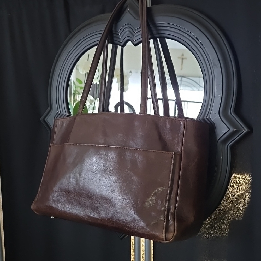 Sophisticated Brown Leather Shopper with Sturdy Handles
